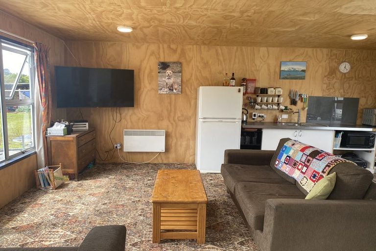 Photo of property in 11 Carrickfergus Street, Waikawa, Tokanui, 9884