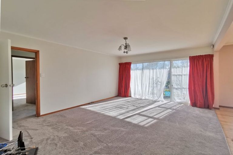 Photo of property in 123 Edgewater Drive, Pakuranga, Auckland, 2010