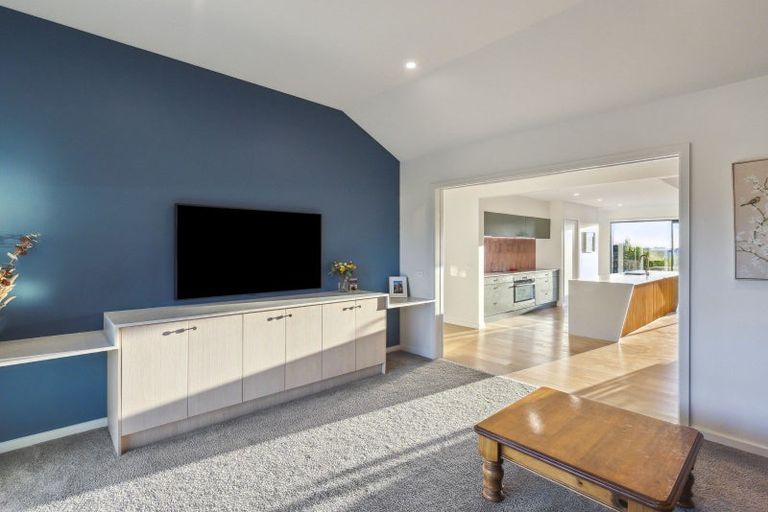 Photo of property in 34 Ohau Gravels Way, Ohau, Levin, 5570