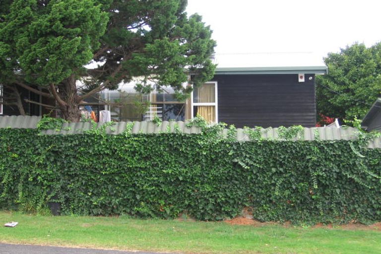 Photo of property in 6 Addison Drive, Glendene, Auckland, 0602