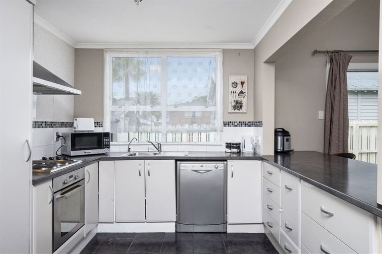 Photo of property in 26 Totara Avenue, Pukekohe, 2120