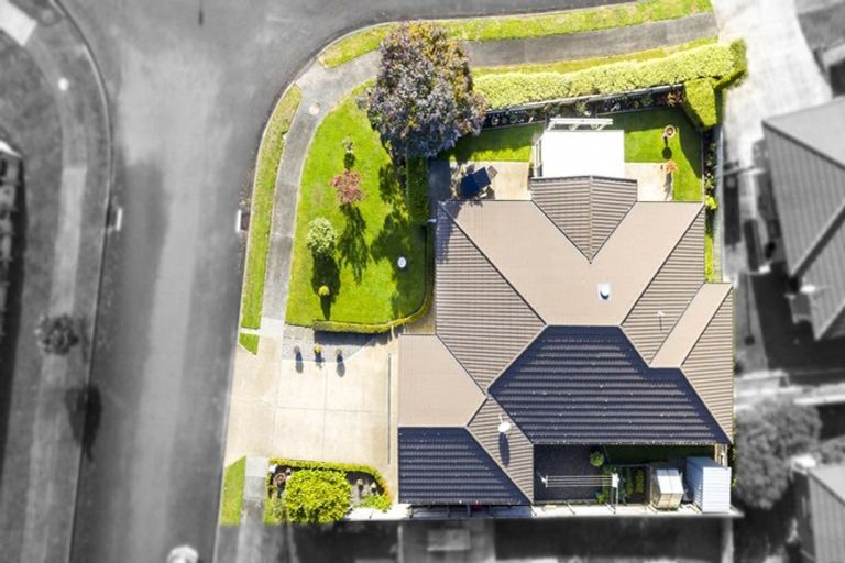 Photo of property in 48 King Charles Drive, Kingsley Heights, Upper Hutt, 5018