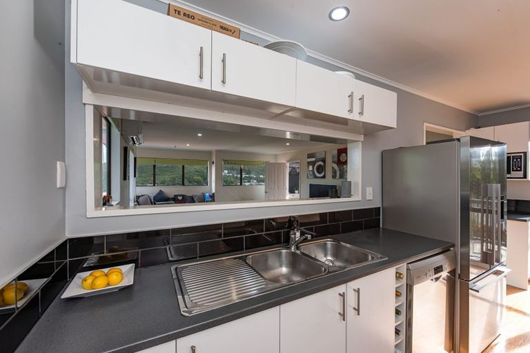 Photo of property in 54 Woodhouse Avenue, Karori, Wellington, 6012