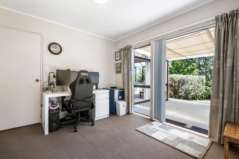 Photo of property in 20 Ronald Macken Place, Windsor Park, Auckland, 0632
