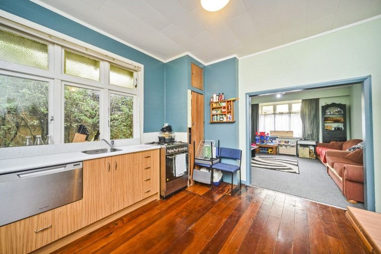 Photo of property in 50 Featherston Street, Takaro, Palmerston North, 4412