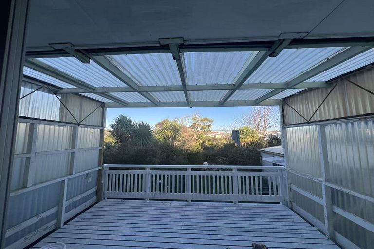 Photo of property in 11 Albatross Road, Red Beach, 0932