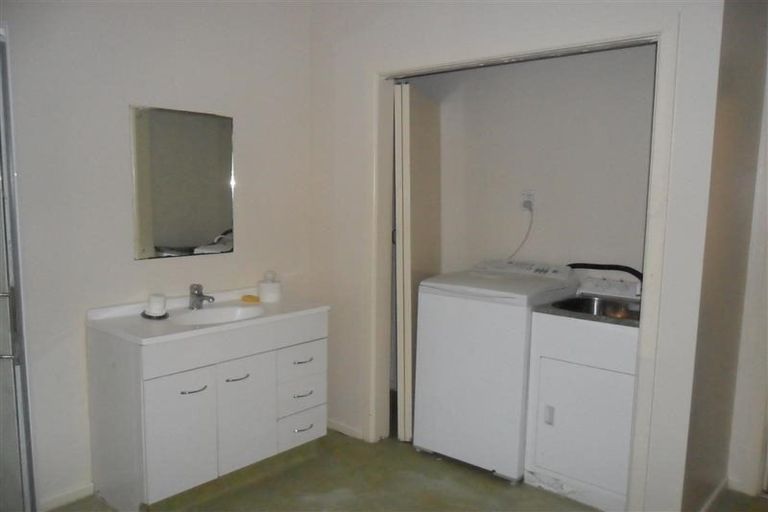 Photo of property in 6 Howard Street, Mount Cook, Wellington, 6021