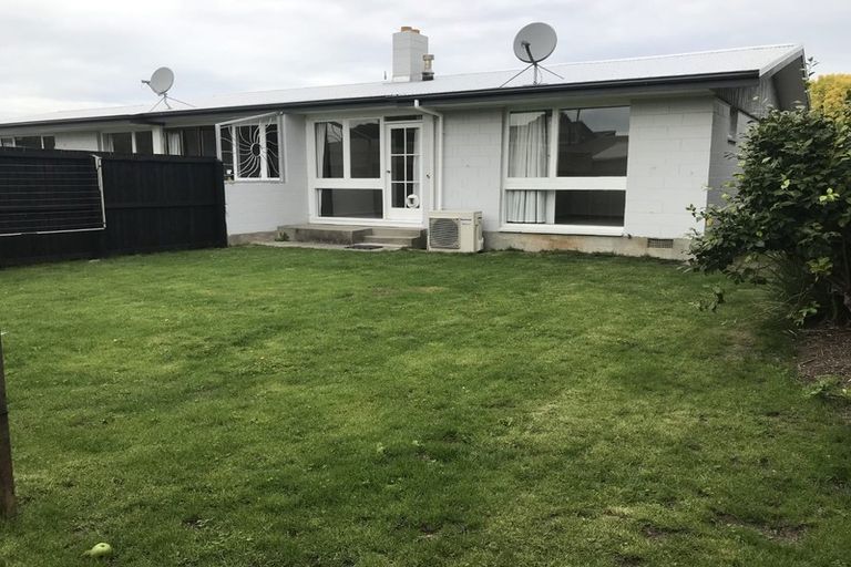 Photo of property in 2/7 Burrows Place, Ilam, Christchurch, 8041