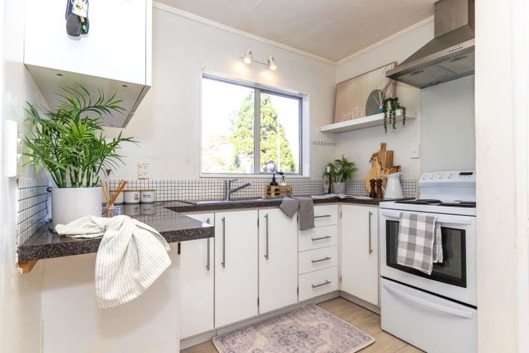 Photo of property in 9 Hilton Grove, Kelvin Grove, Palmerston North, 4414