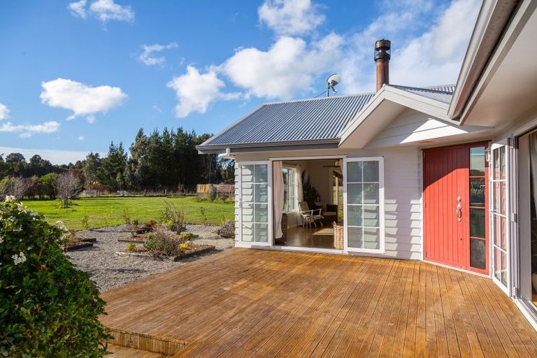 Photo of property in 31 Otawa Drive, West Taratahi, Masterton, 5887