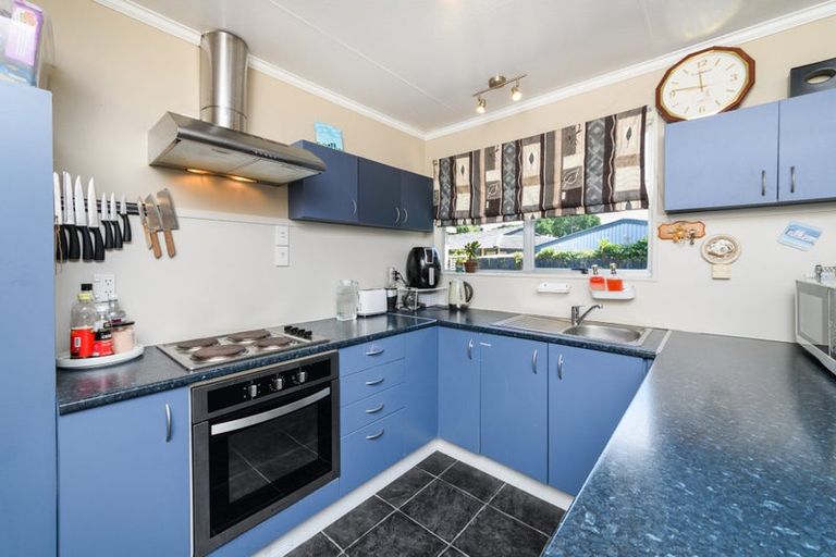 Photo of property in 16 Carter Crescent, Awapuni, Palmerston North, 4412