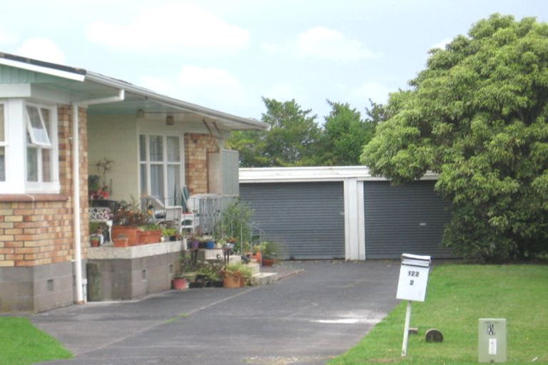 Photo of property in 1/122 Te Atatu Road, Te Atatu South, Auckland, 0610