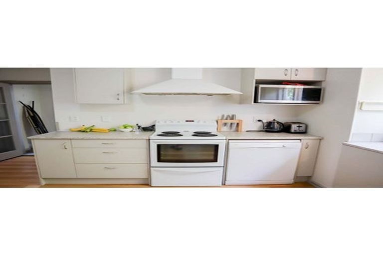 Photo of property in 6 Wittys Road, Avonhead, Christchurch, 8042