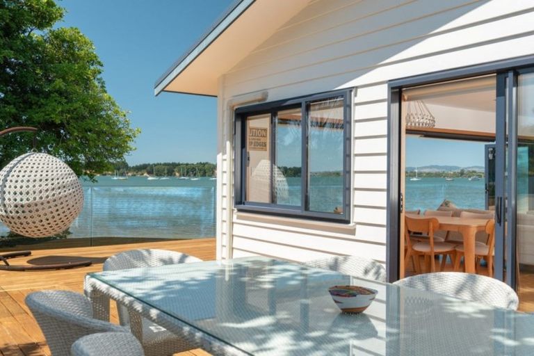 Photo of property in 12 Beach Grove, Omokoroa, 3114