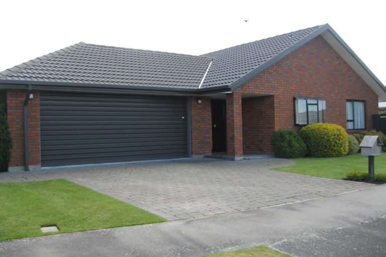 Photo of property in 7 Giles Place, Shirley, Christchurch, 8061