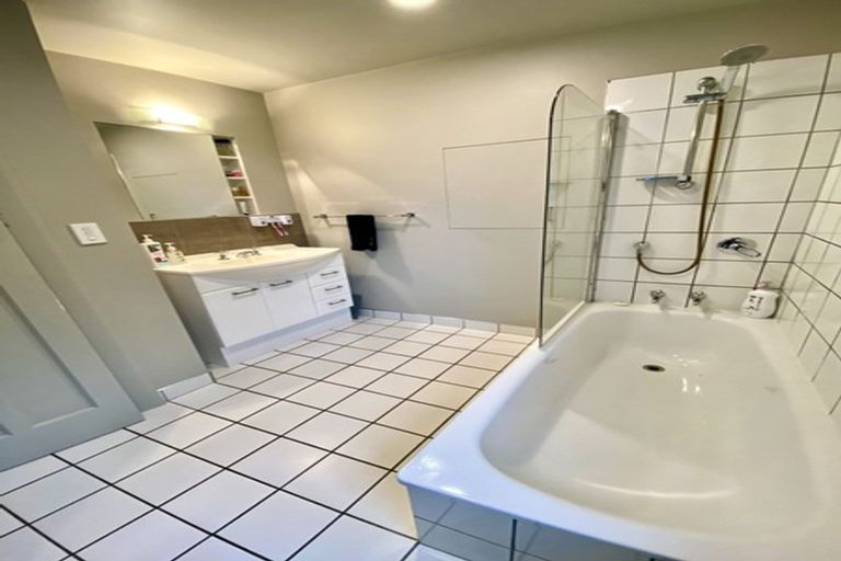 Photo of property in 18 Taumutu Road, Southbridge, 7602