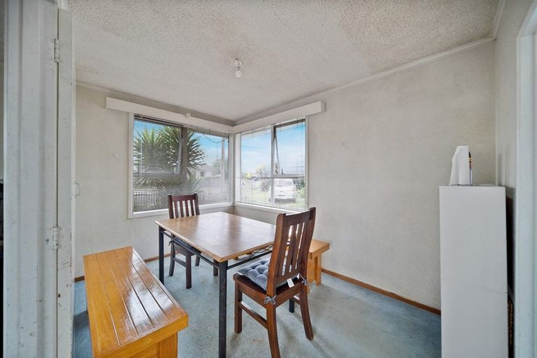 Photo of property in 9 Sutton Avenue, Mangere East, Auckland, 2024
