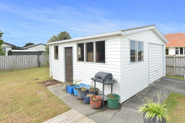 Photo of property in 76 One Tree Point Road, One Tree Point, 0118