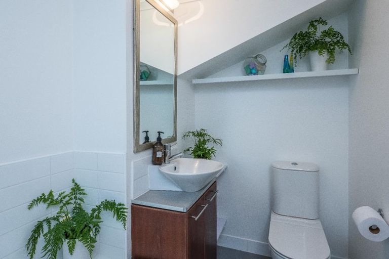 Photo of property in Augusta Apartments, 19/254 Willis Street, Te Aro, Wellington, 6011