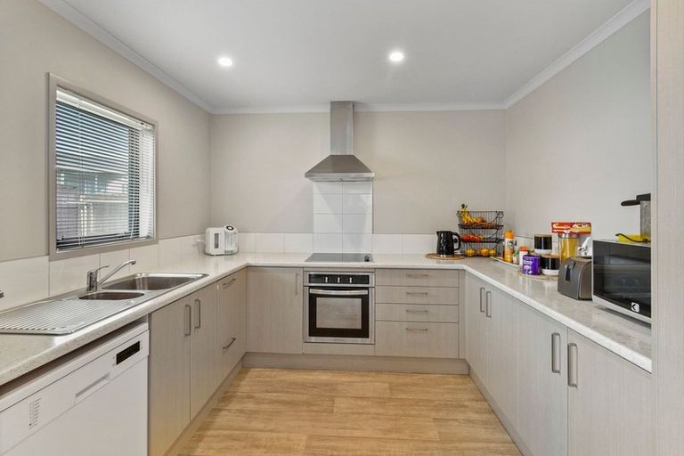 Photo of property in 76 Kaimoana Street, Weymouth, Auckland, 2103