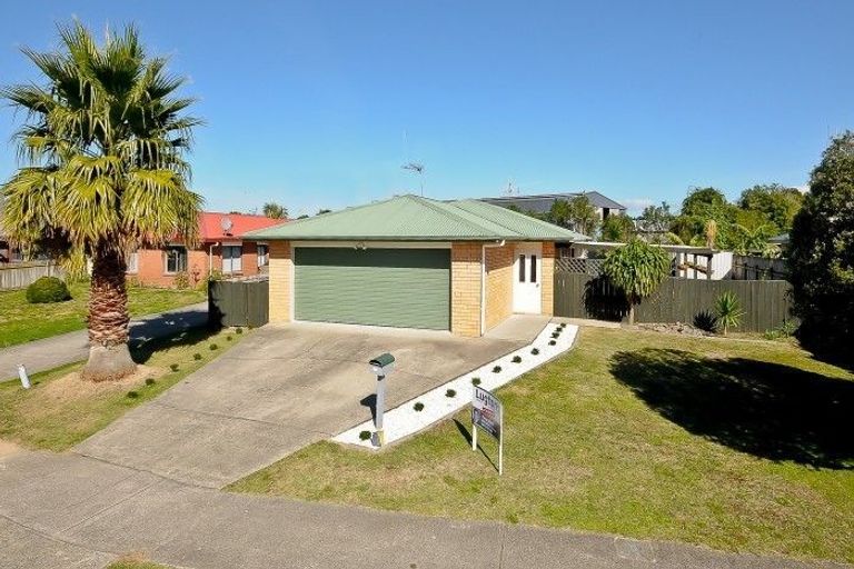 Photo of property in 13 Catalina Drive, Melville, Hamilton, 3206