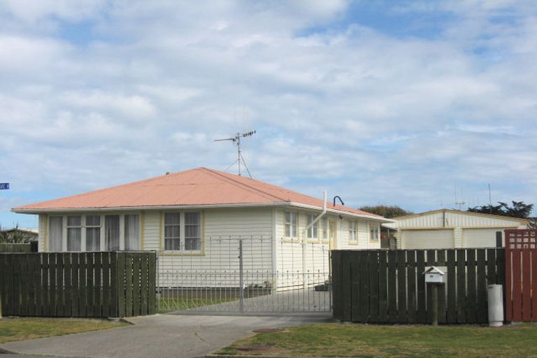 Photo of property in 59 Kahukura Avenue, Waitarere Beach, Levin, 5510