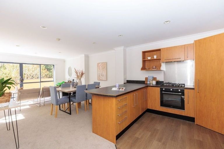 Photo of property in 2a Stella Grove, Newlands, Wellington, 6037