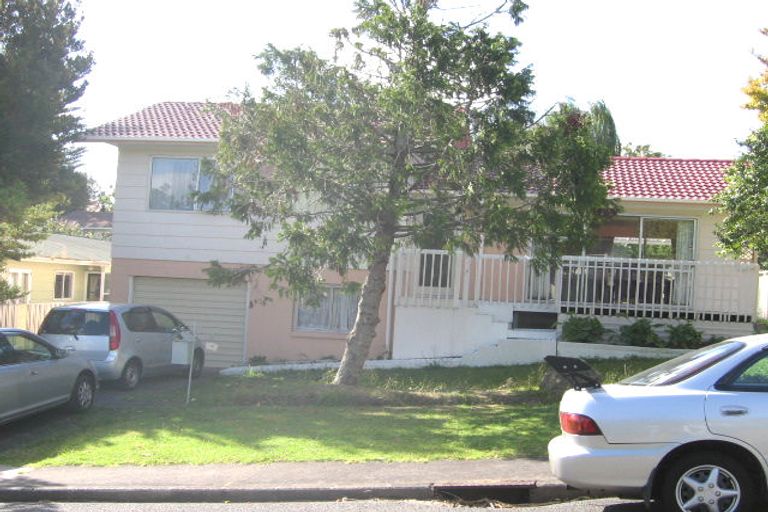 Photo of property in 17 Camrose Place, Glenfield, Auckland, 0629