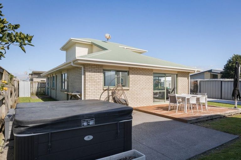 Photo of property in 6a Surfers Avenue, Waihi Beach, 3611
