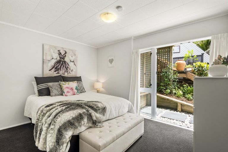 Photo of property in 2/12a Mcdowell Crescent, Hillcrest, Auckland, 0627