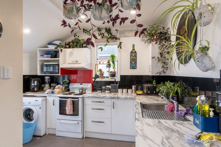 Photo of property in 18 Ebdentown Street, Ebdentown, Upper Hutt, 5018