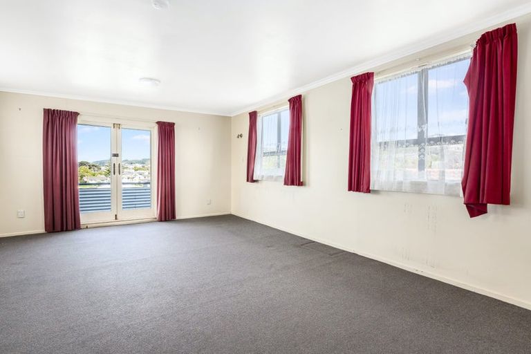 Photo of property in 111 Te Pene Avenue, Titahi Bay, Porirua, 5022