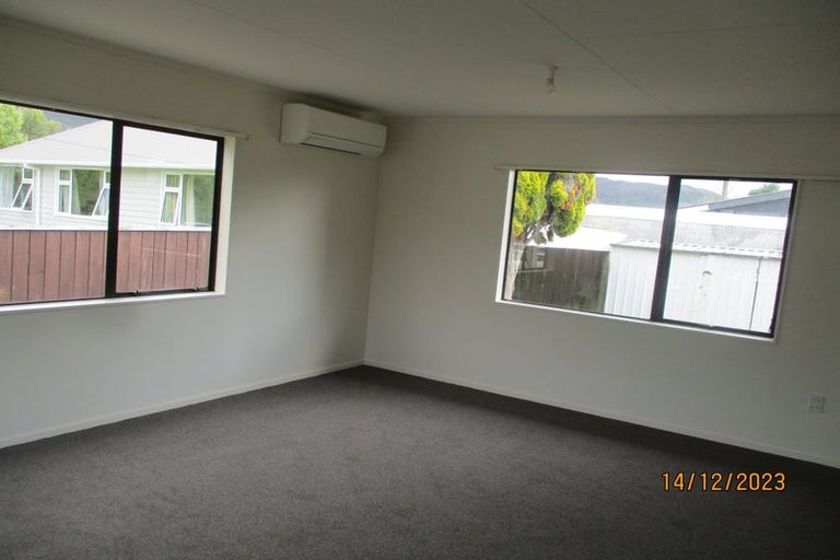 Photo of property in 2b Kowhai Street, Naenae, Lower Hutt, 5011