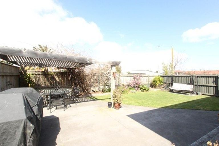 Photo of property in 1400 Woodstock Avenue, Mayfair, Hastings, 4122