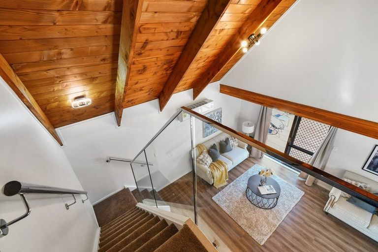 Photo of property in 1/7 Banksia Place, Goodwood Heights, Auckland, 2105