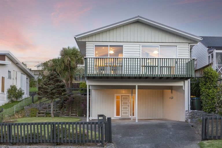 Photo of property in 37 Ernest Street, Ranui, Porirua, 5024