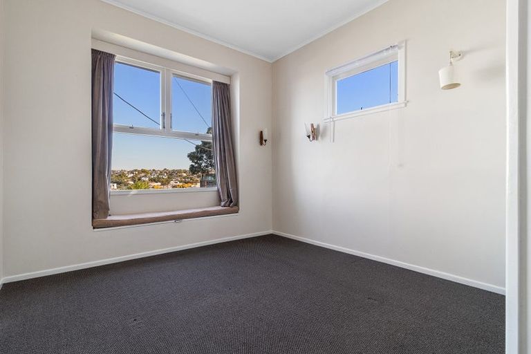 Photo of property in 25 Bayview Road, Browns Bay, Auckland, 0630