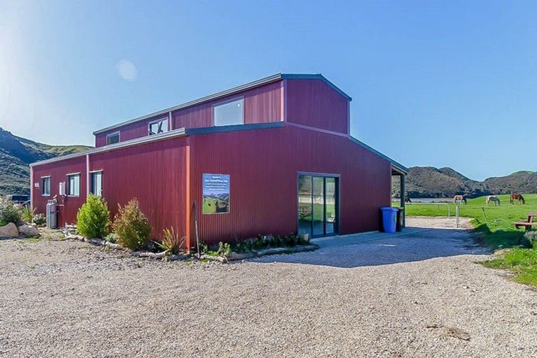 Photo of property in 102 Wharariki Road, Puponga, Collingwood, 7073