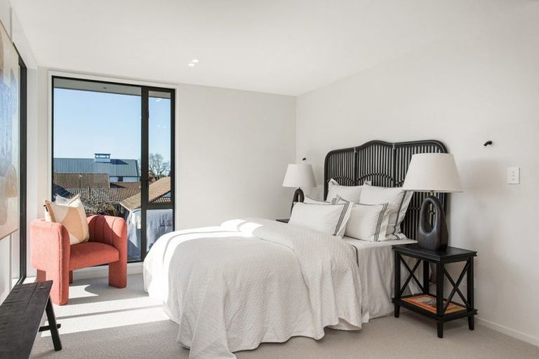 Photo of property in 37 Office Road, Merivale, Christchurch, 8014