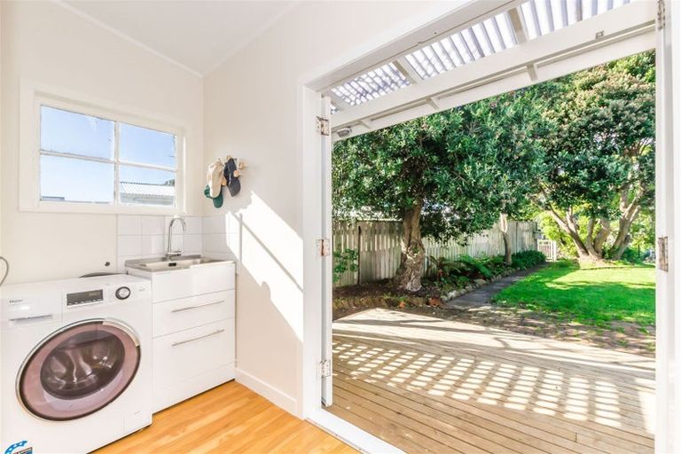 Photo of property in 37 Aperahama Street, Paekakariki, 5034