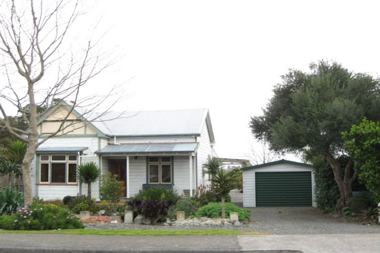 Photo of property in 6 Shrimpton Road, Haumoana, 4102