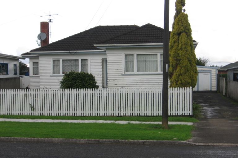 Photo of property in 27 Seddon Avenue, Papatoetoe, Auckland, 2104