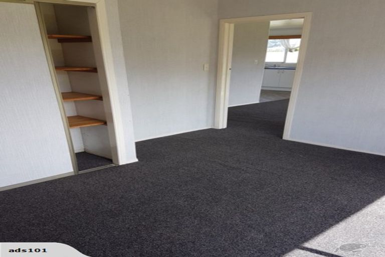 Photo of property in 30a Simons Street, Moturoa, New Plymouth, 4310