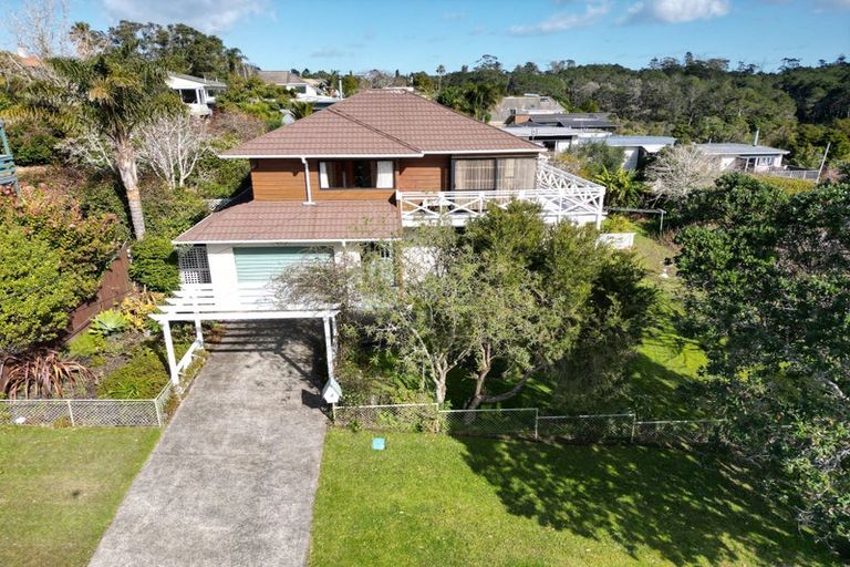 Photo of property in 4 Rae Road, Campbells Bay, Auckland, 0620