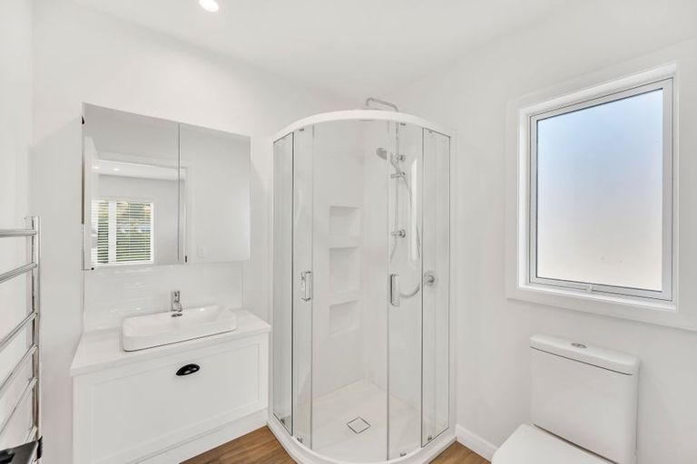 Photo of property in 9a Church Road, Taradale, Napier, 4112