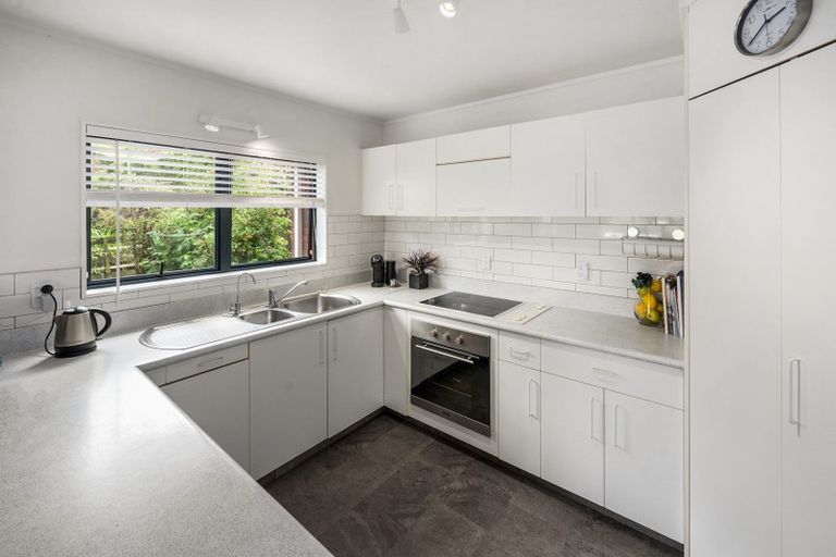 Photo of property in 42 Matipo Avenue, Pomare, Rotorua, 3015