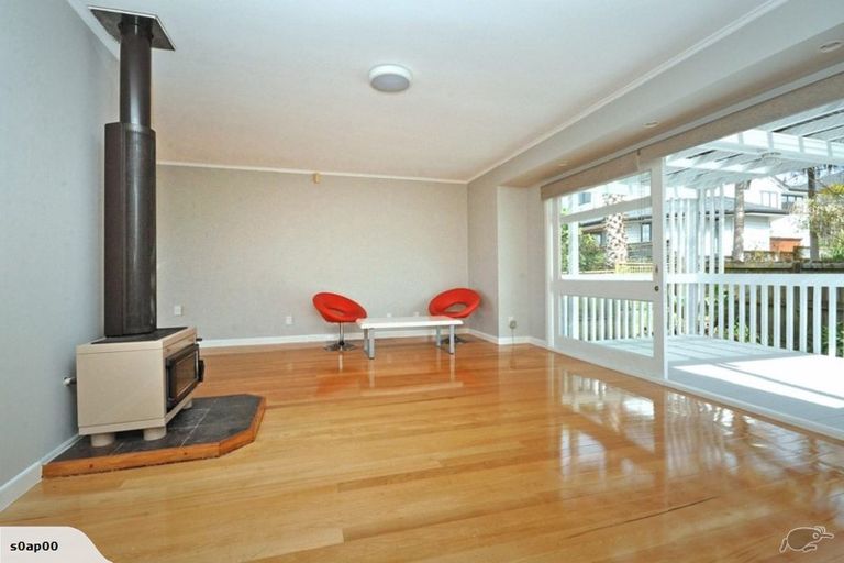 Photo of property in 20a Corunna Road, Milford, Auckland, 0620