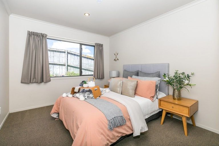 Photo of property in 24 Pointon Glade, Grandview Heights, Hamilton, 3200