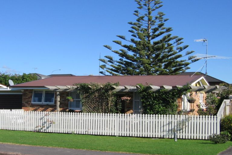 Photo of property in 2b Elizabeth Street, Orewa, 0931
