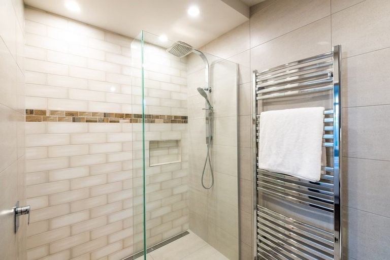 Photo of property in 2a Cobden Road, Bluff Hill, Napier, 4110